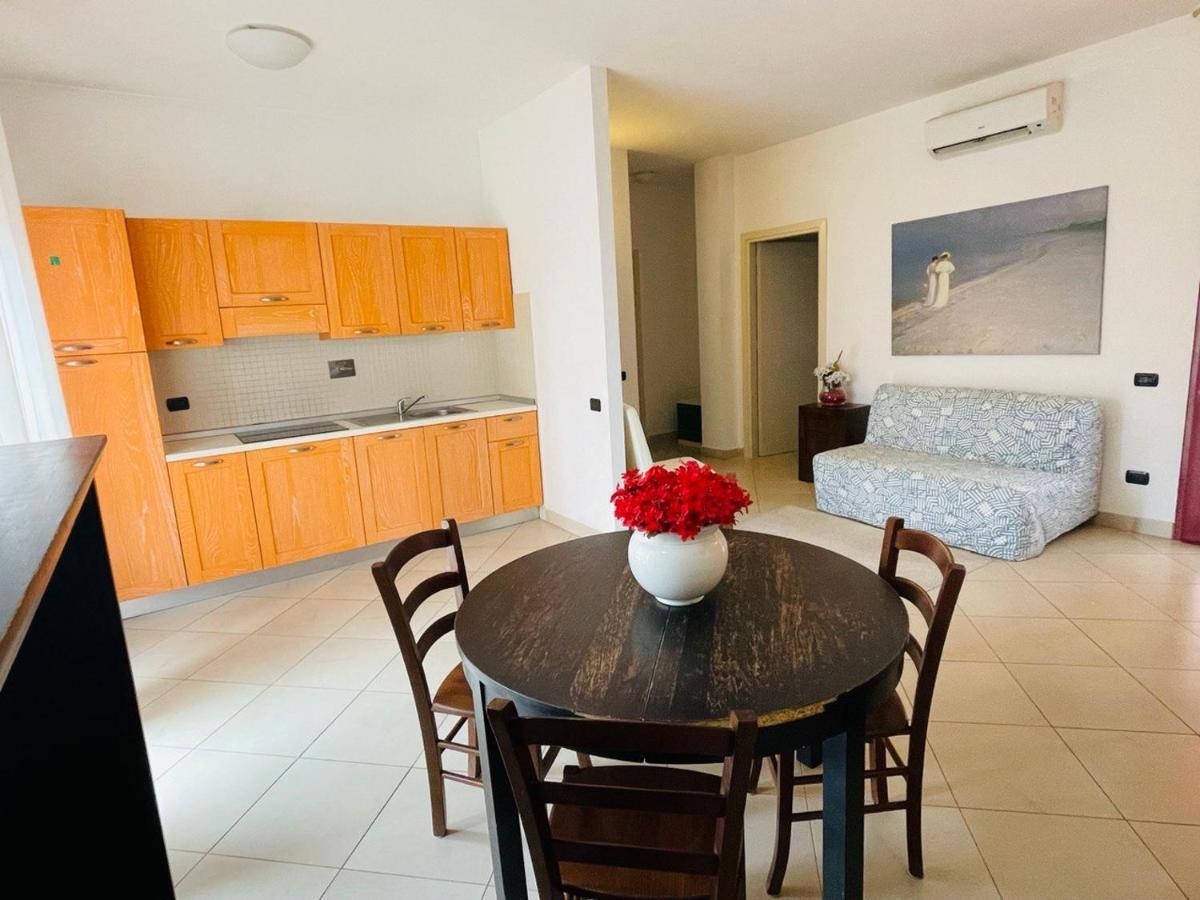 Regina Del Mare Holiday Apartments Tirrenia Exterior foto